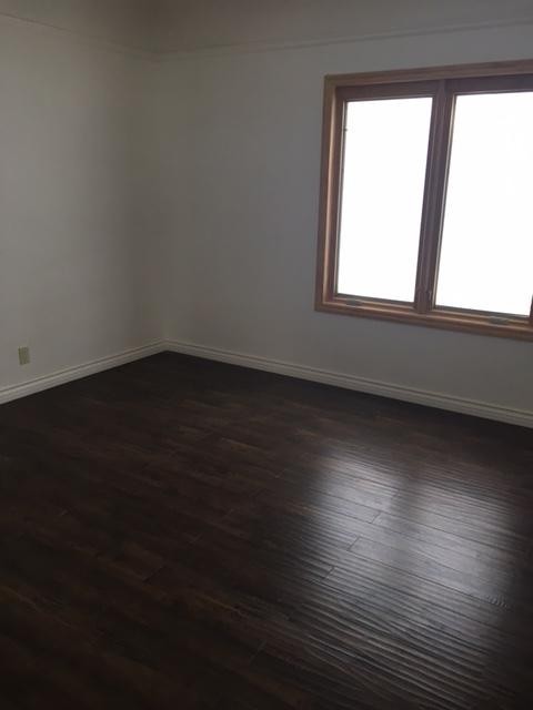 Building Photo - 905 S Curson Ave