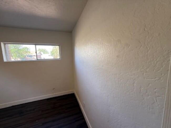 Building Photo - 1318 Park Dr