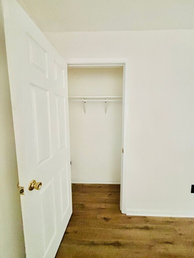 Building Photo - 1959 Main Ave