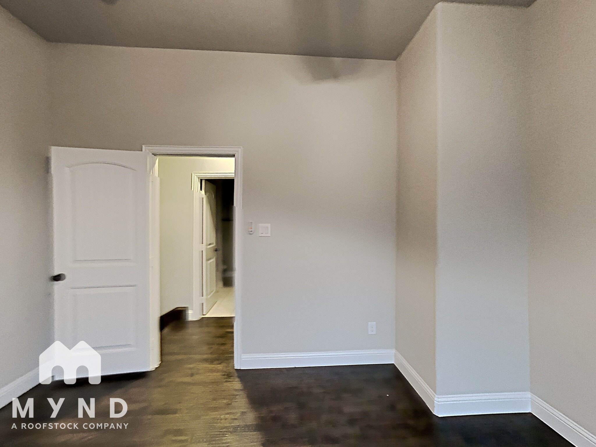 Building Photo - 868 Dartford Dr