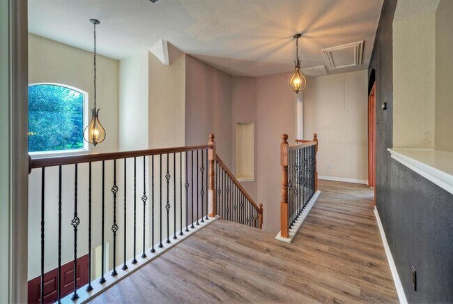 Building Photo - 3912 Coopers Hawk Cove