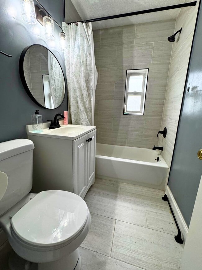 Building Photo - Welcome to your new 2 level TH style apartment home