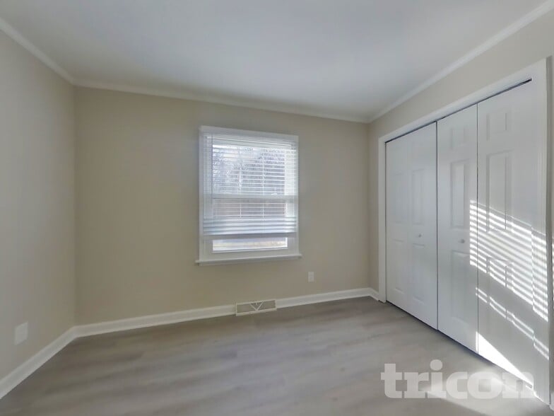 Building Photo - 2300 Timbercrest Dr