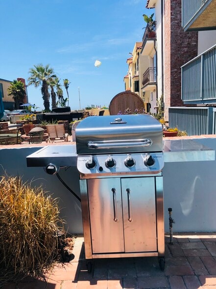 Building Photo - 29 5th St