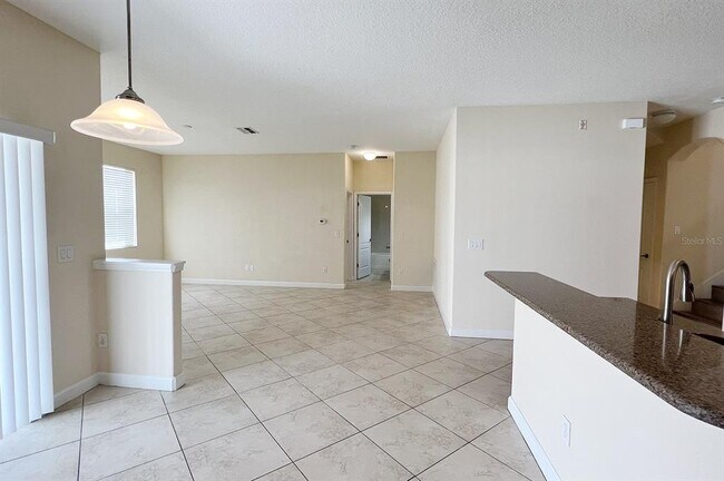 Building Photo - 1604 Thetford Cir