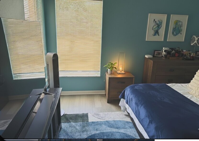 Building Photo - 1516 Gulfview Dr