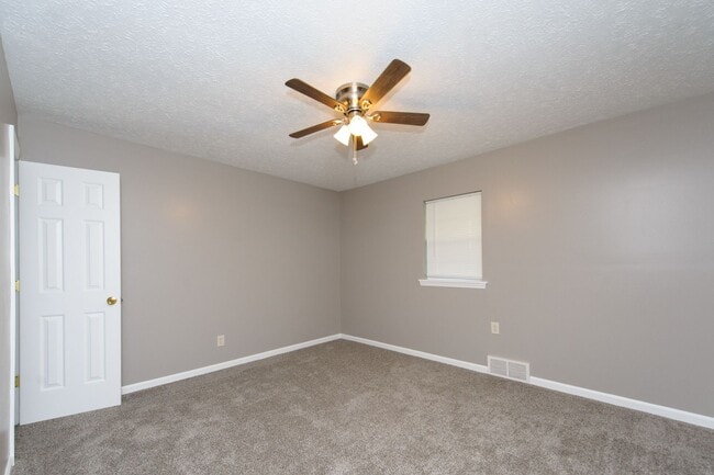 Building Photo - REMODELED BRICK & VINYL RANCH WAITING FOR ...