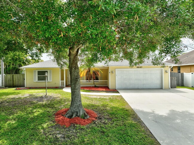 Primary Photo - 6640 NW Omega Rd