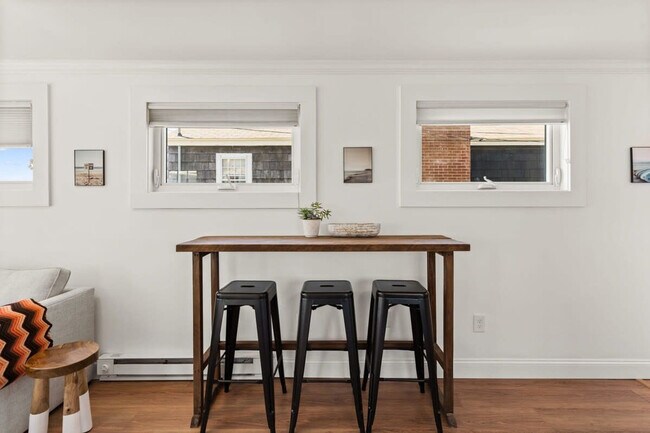 Building Photo - 1611 NH-1A