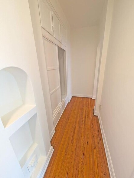 Building Photo - 626 Cochran Ave