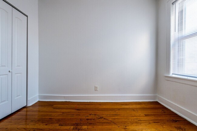 Building Photo - Auburn Gresham Apartments