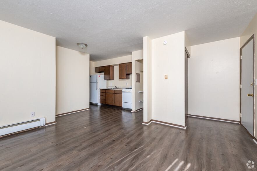 1BR, 1BA - Eagle's Pine Apartments