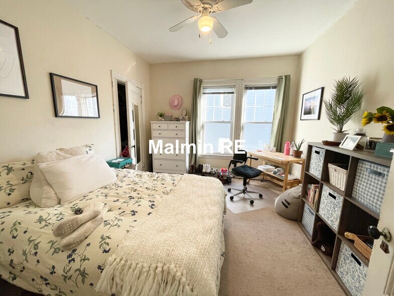 Building Photo - 67 Hillside St