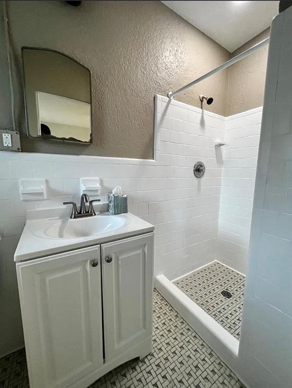 Building Photo - 707 Rosery Rd NW