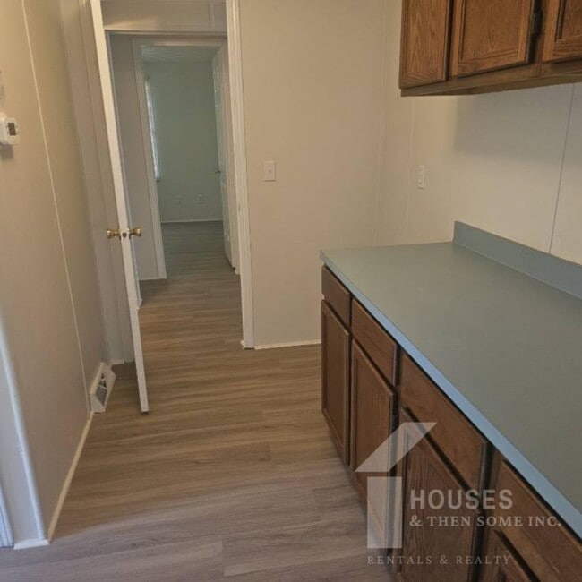 Building Photo - 214 Double Bridge Rd