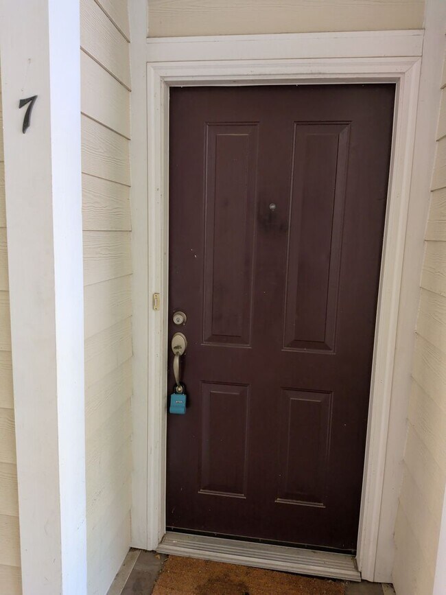 Building Photo - 2-Bed/2-Bath condo in Lenox Village.