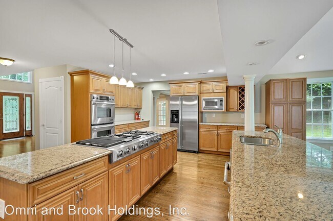 Building Photo - 4 br, 4 bath House - 1109 Winding Dr