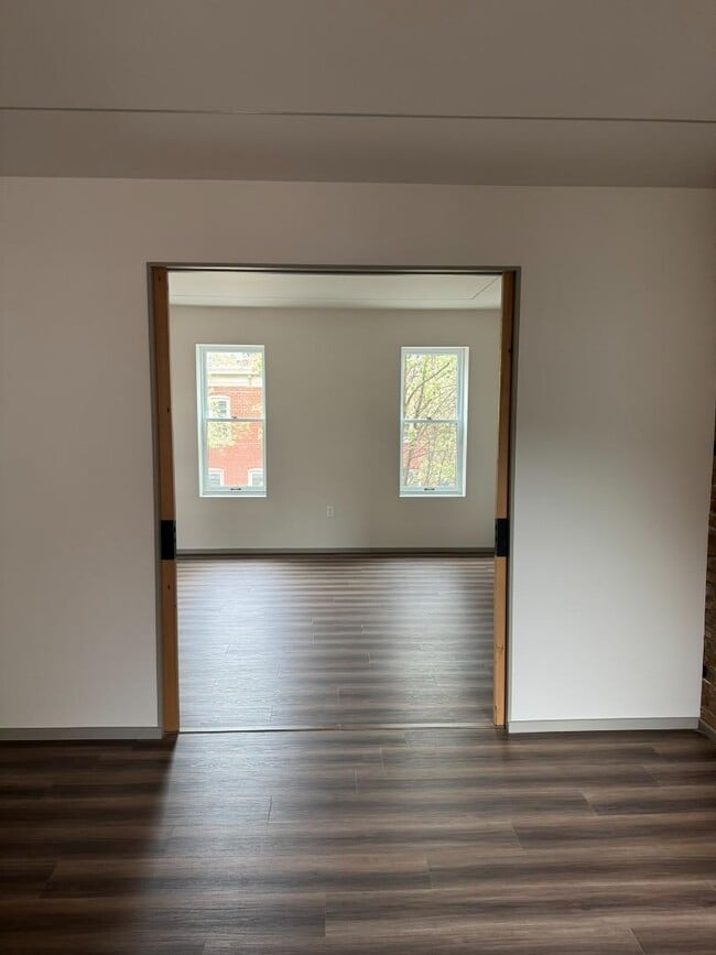 Building Photo - 107 Calder St