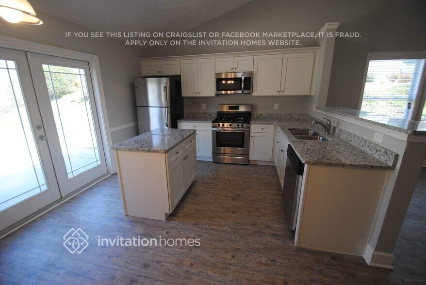 Building Photo - 4665 Pine Isle Way
