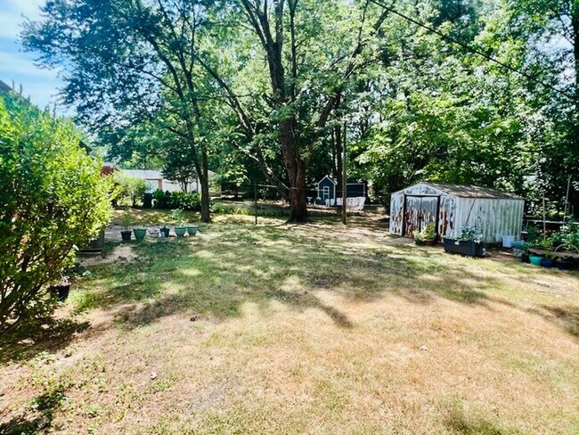 Building Photo - 4008 Wilmont Dr