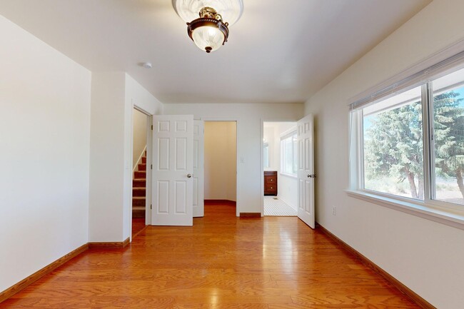 Building Photo - Farmhouse - Showings now Available