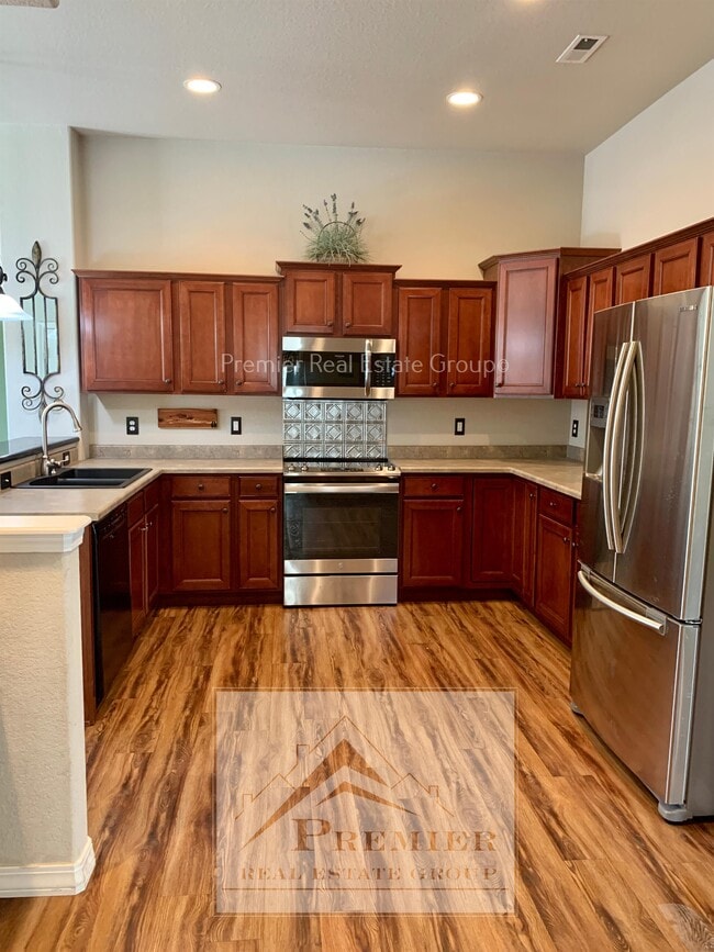 Building Photo - 6679 Bethesda Point
