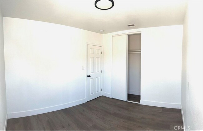 Building Photo - 249 S Matthisen Ave