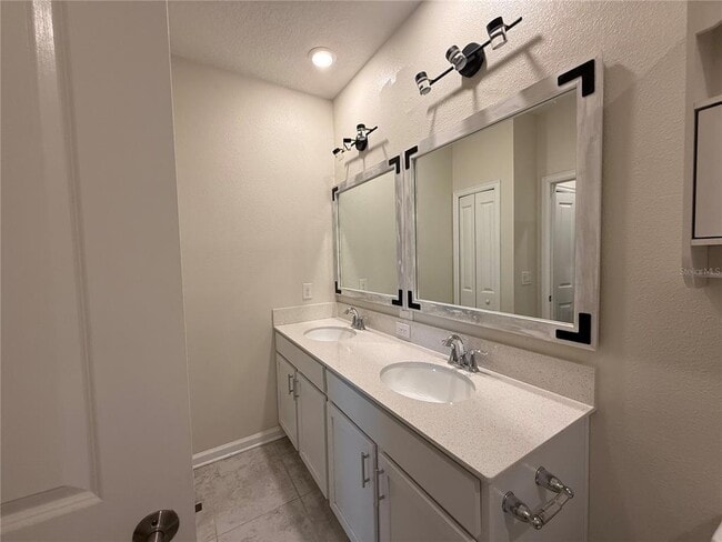 Building Photo - 4497 Bluff Oak Loop