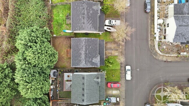 Building Photo - 3000 Cherry St