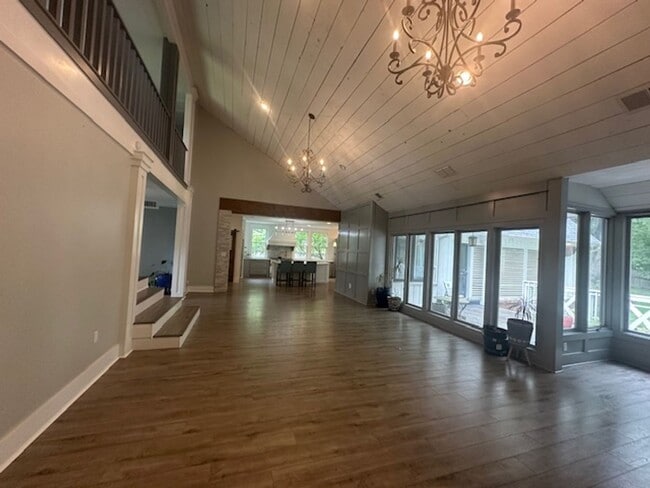 Building Photo - Stunning 5-Bedroom Home in Germantown-Spac...