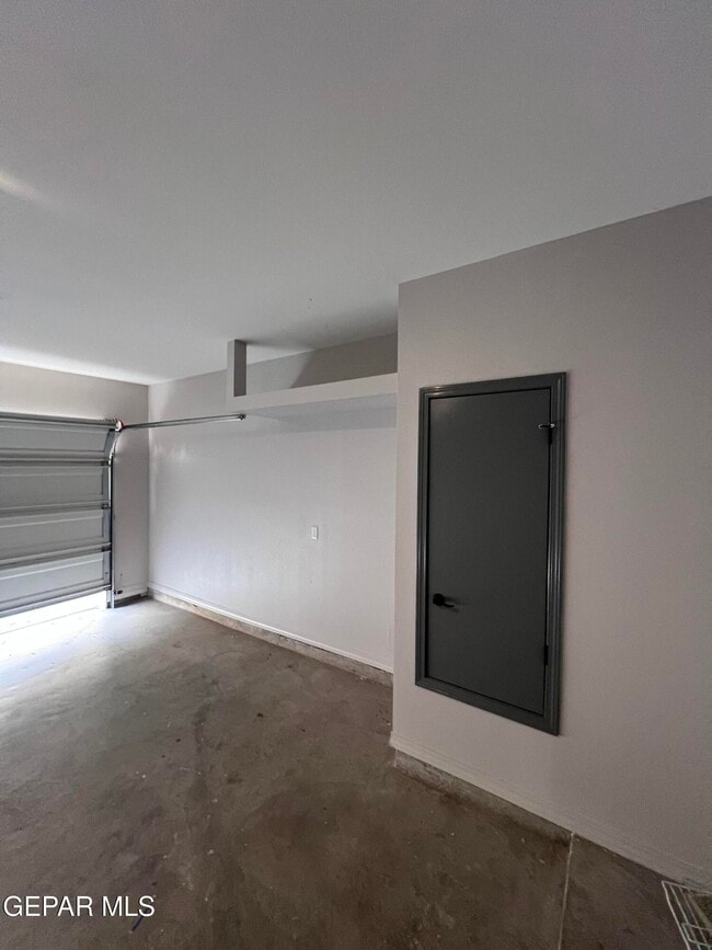 Building Photo - 807 HC Gilbert Minjares Dr