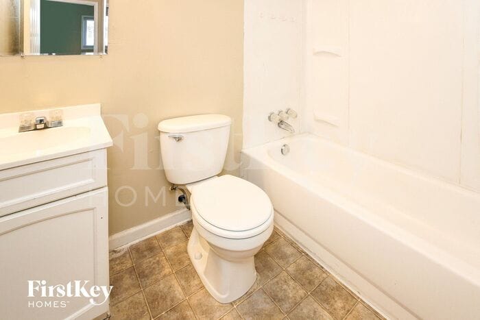 Building Photo - 8209 E 37th Pl