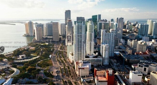 Building Photo - 253 NE 2nd St