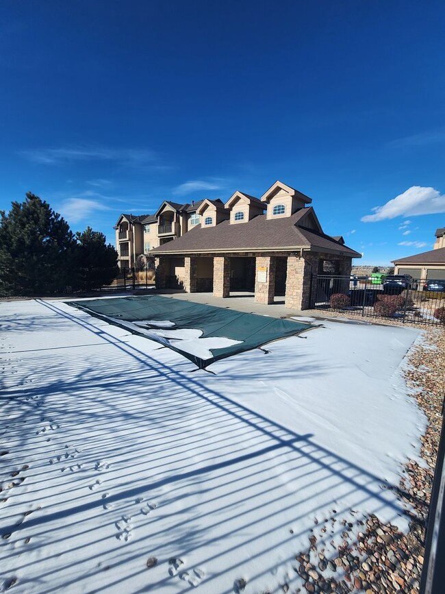 Building Photo - Beautiful Townhome