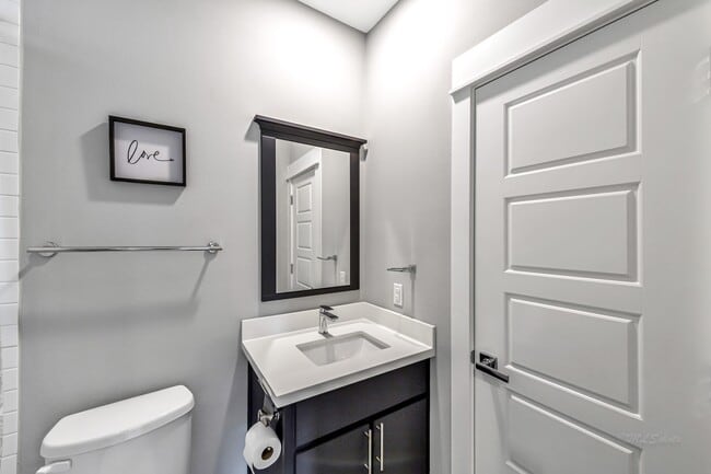 Building Photo - 3105 Gillespie St