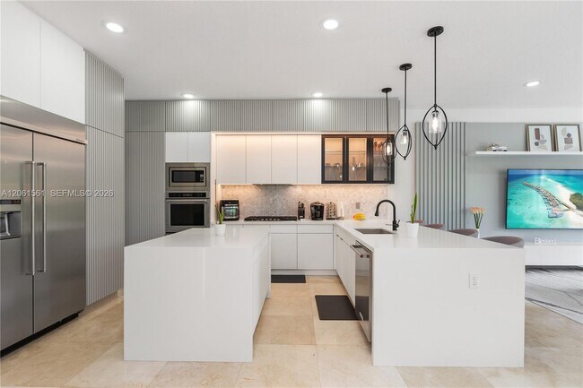 Building Photo - 9529 Eden Roc Ct
