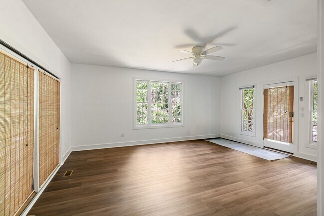 Building Photo - 1209 Roosevelt Dr