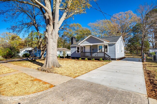 Building Photo - Newly Renovated Rock Hill Home Close to Downtown