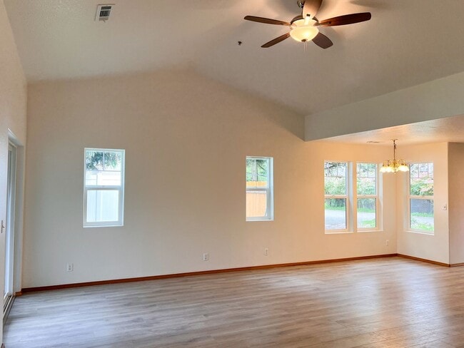 Building Photo - 622 E GRANT St