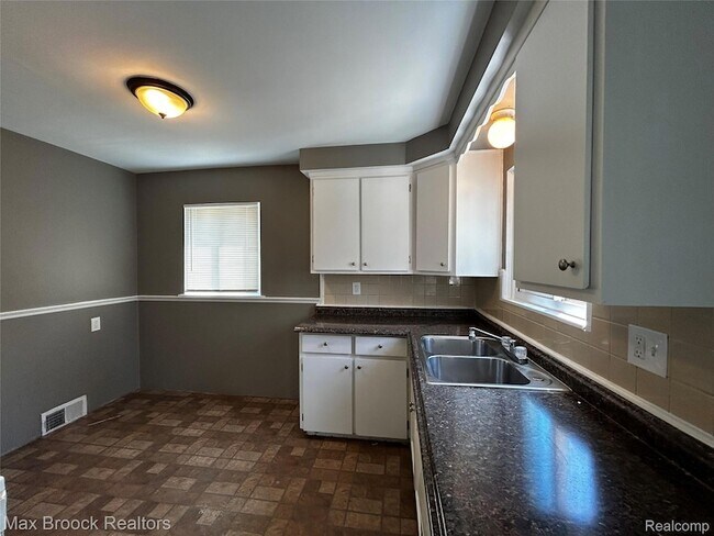 Building Photo - 21307 Le Fever Ave