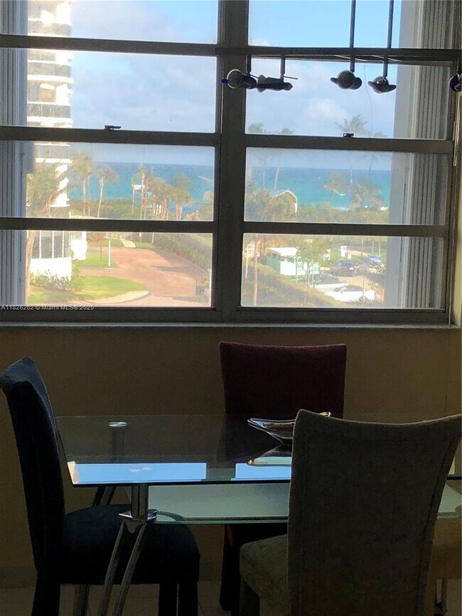 Building Photo - 1849 S Ocean Dr