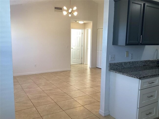 Building Photo - 543 Cardinal Dr