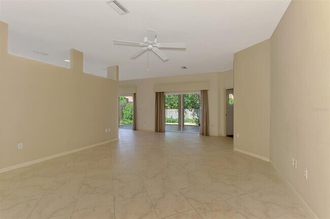 Building Photo - 4350 Iola Dr