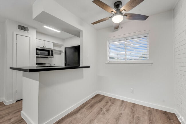 1 BR, 1 BA - 540SF - Kitchen/Dining - Shelby
