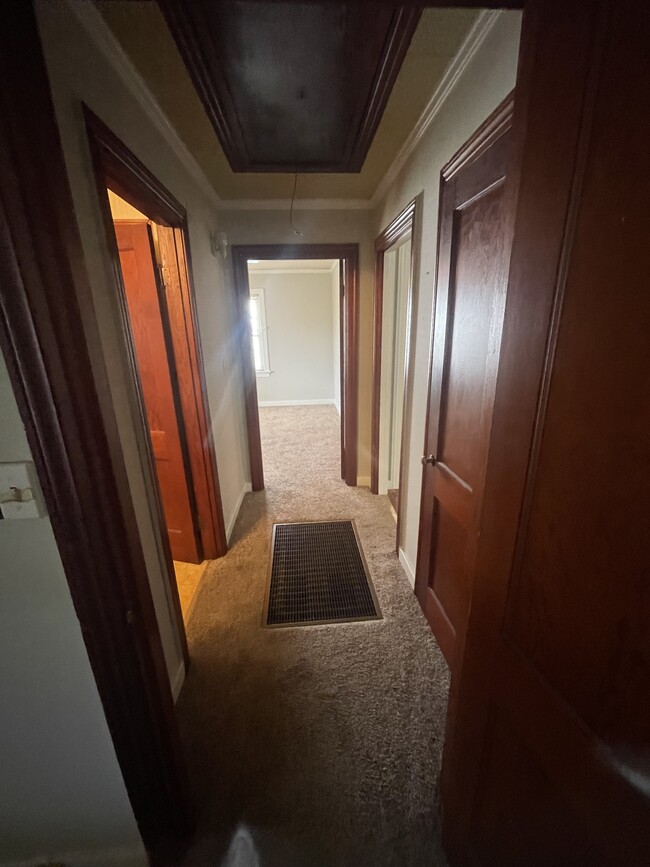 Hallway - 106 Courtland St