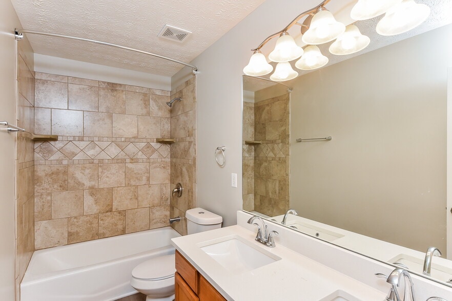 Building Photo - 2521 Meadow Pond Trail SW
