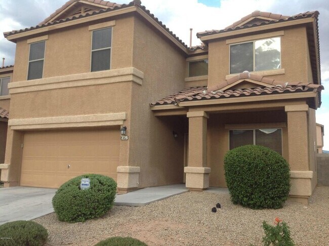 Primary Photo - Spacious Rita Ranch Home with Modern Comfo...