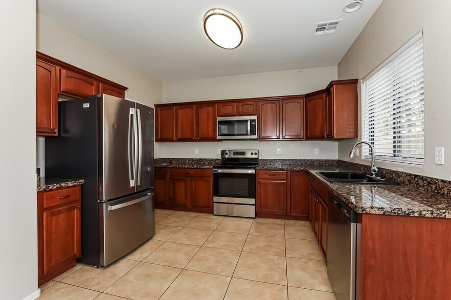 Building Photo - 5306 E Carol Ave