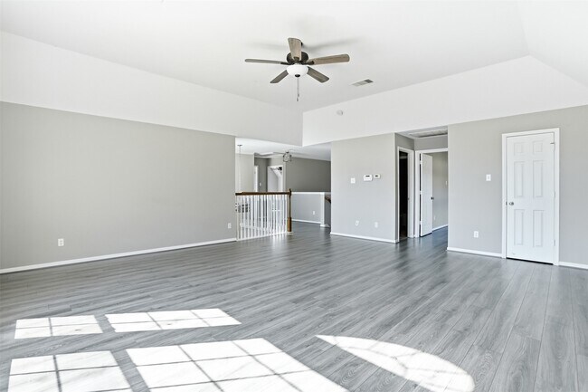 Building Photo - 6802 Claire Brook Dr