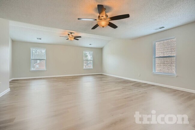 Building Photo - 712 Walton Dr